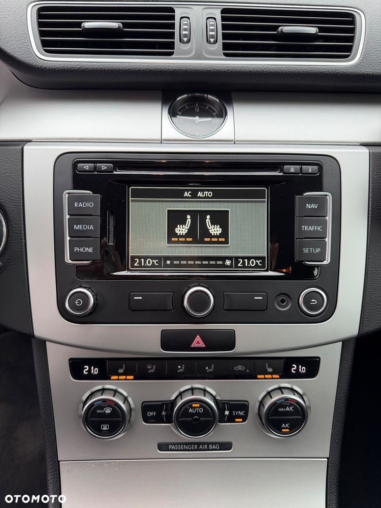 Volkswagen Passat 2.0 TDI BlueMotion Technology Comfortline - 25