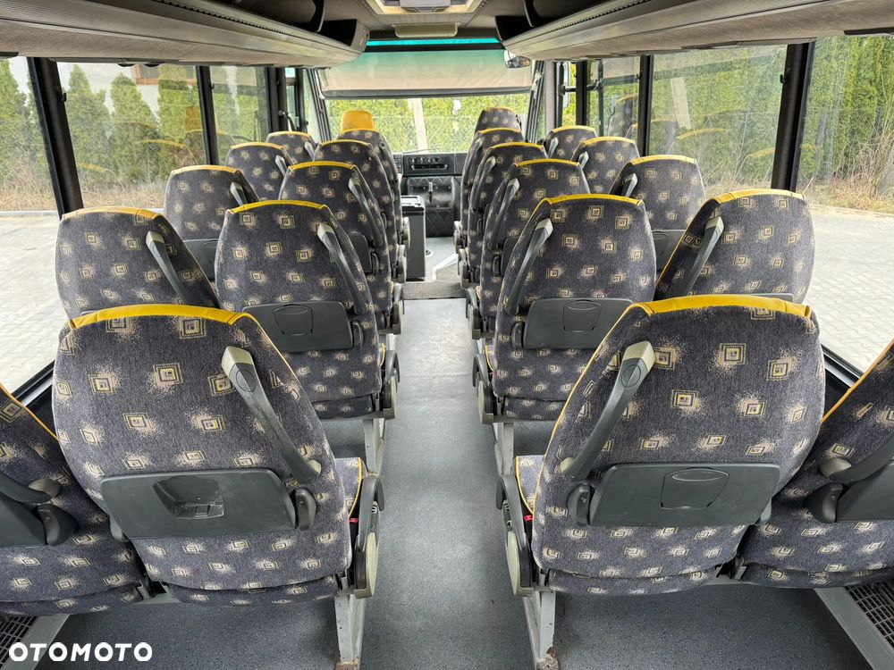 Mercedes-Benz VARIO 818D - 12