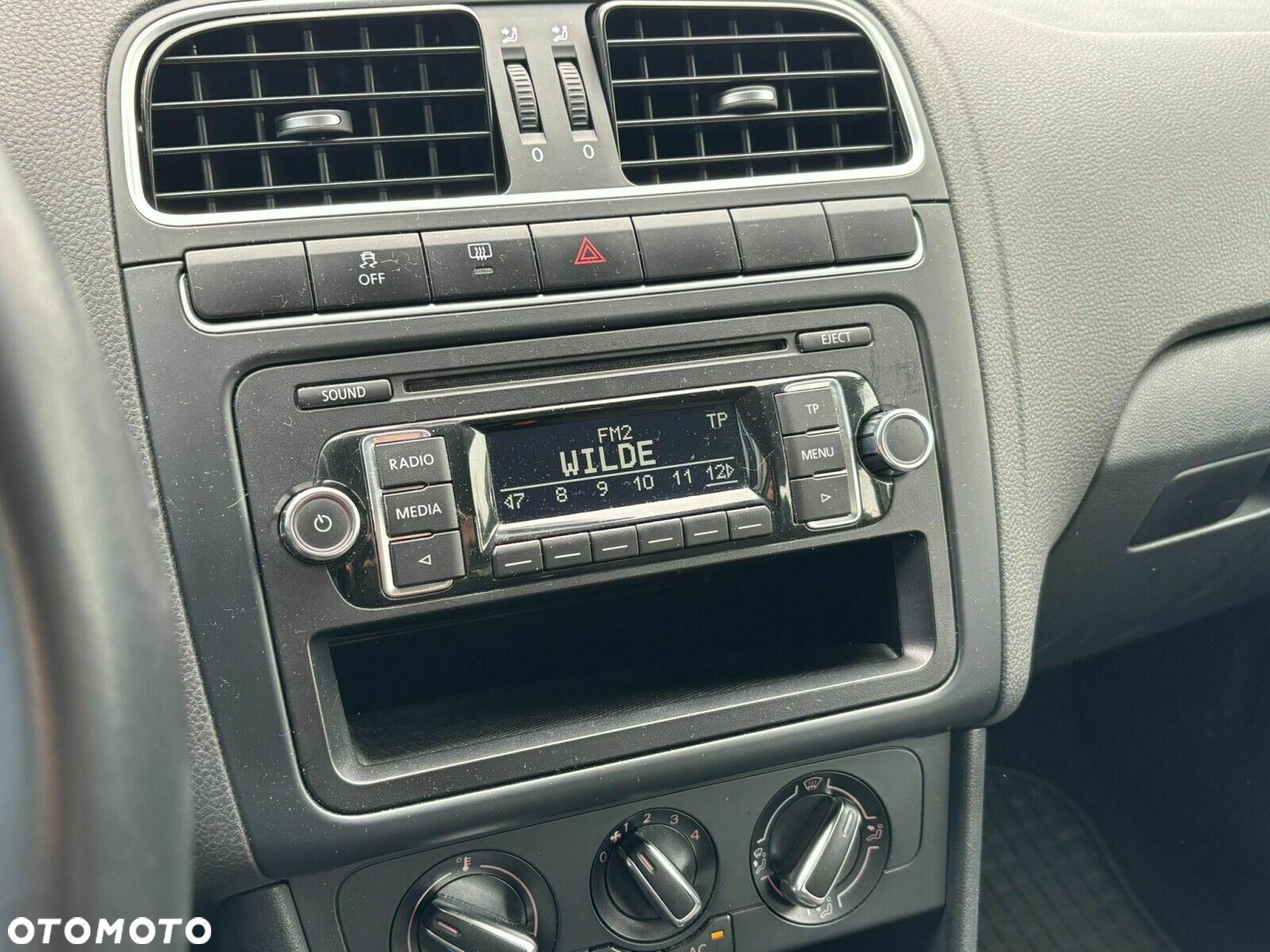 Volkswagen Polo 1.4 16V Comfortline - 18