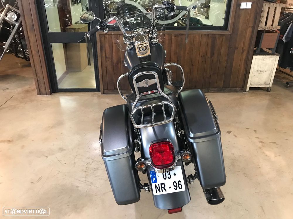 Harley-Davidson Dyna Switchback FLD 103 - 10