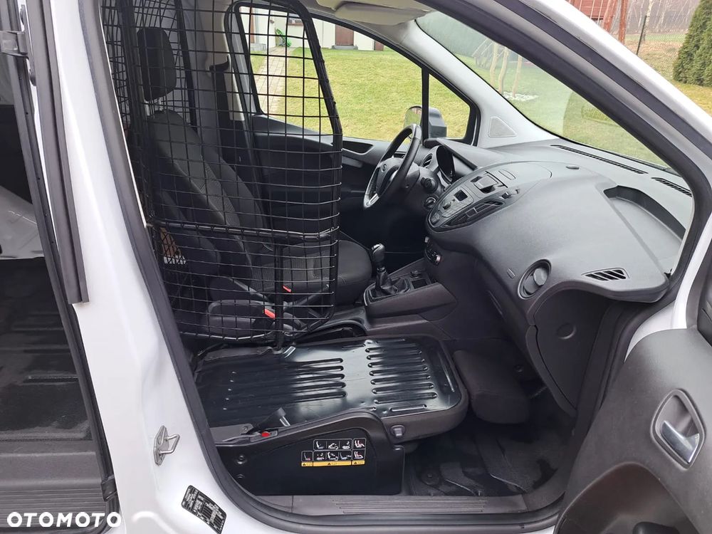 Ford Transit Courier - 11