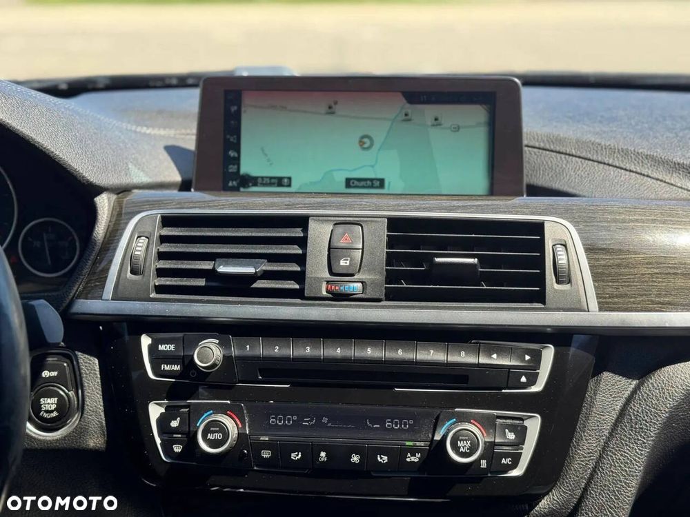 BMW Seria 3 330i xDrive - 20