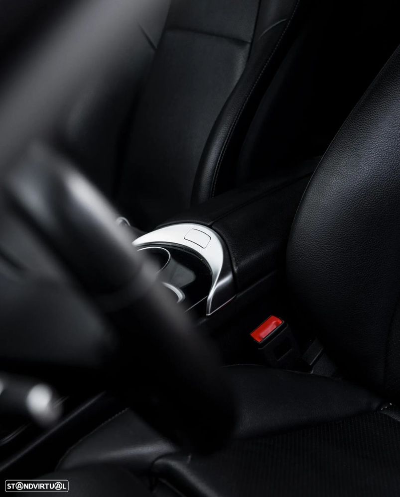 Mercedes-Benz C 200 - 23