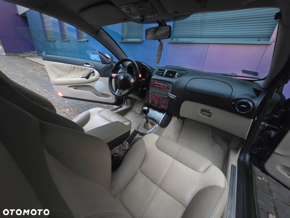 Alfa Romeo GT - 10