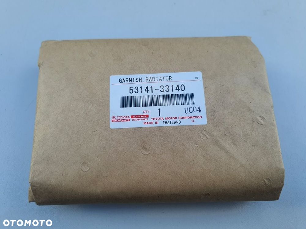 TOYOTA PRIUS IV 15-20 znaczek emblemat pod radar nowy oryginał - 3