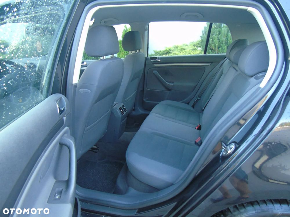 Volkswagen Golf - 21