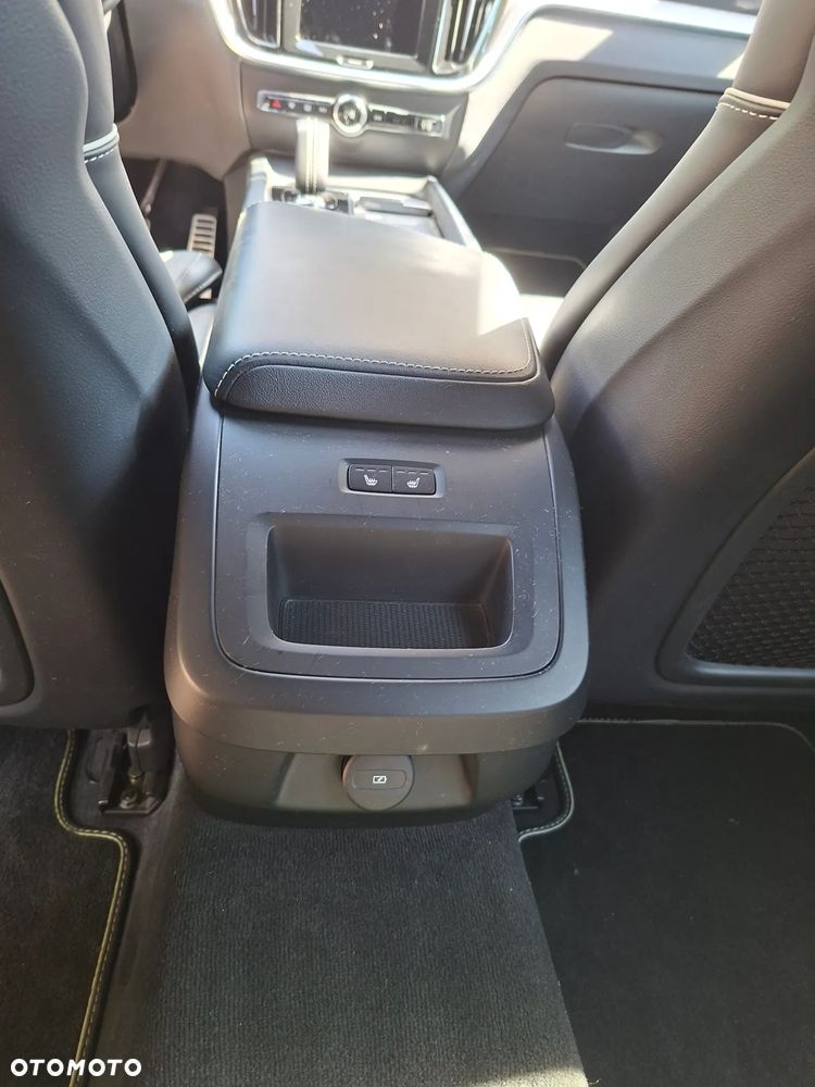 Volvo V60 B4 D Geartronic RDesign - 29