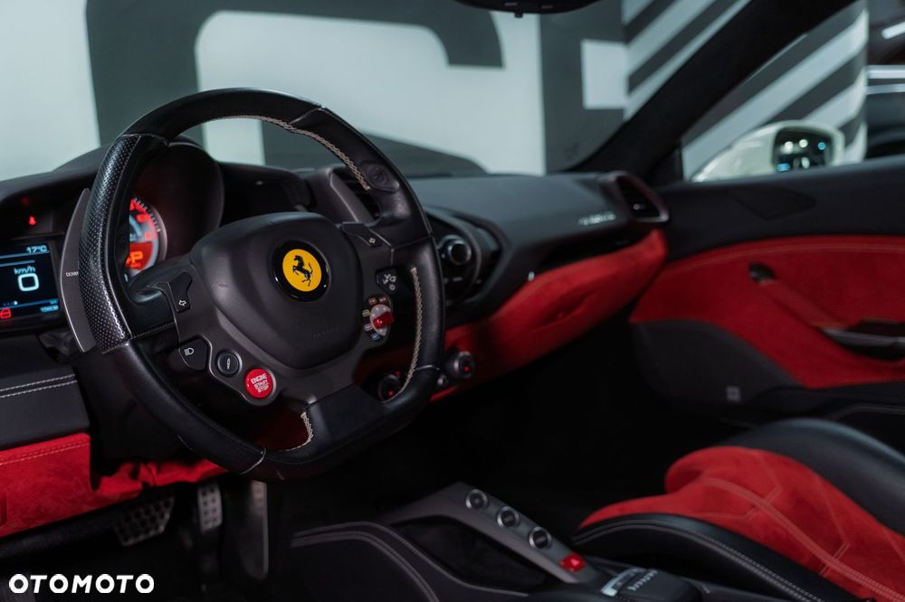 Ferrari 488 - 27