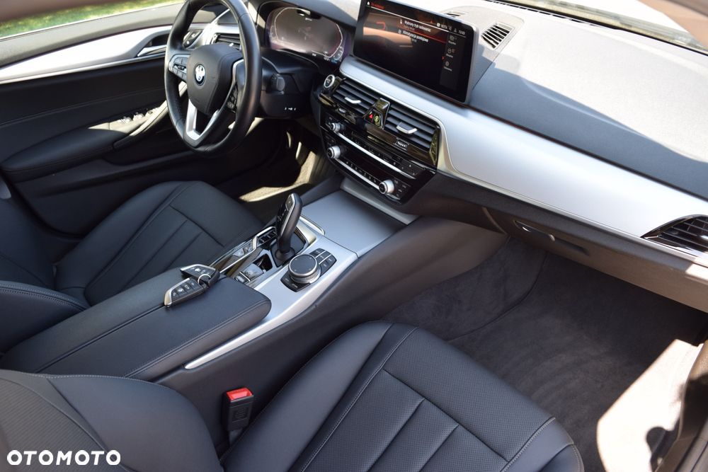 BMW Seria 5 530e Luxury Line sport - 18