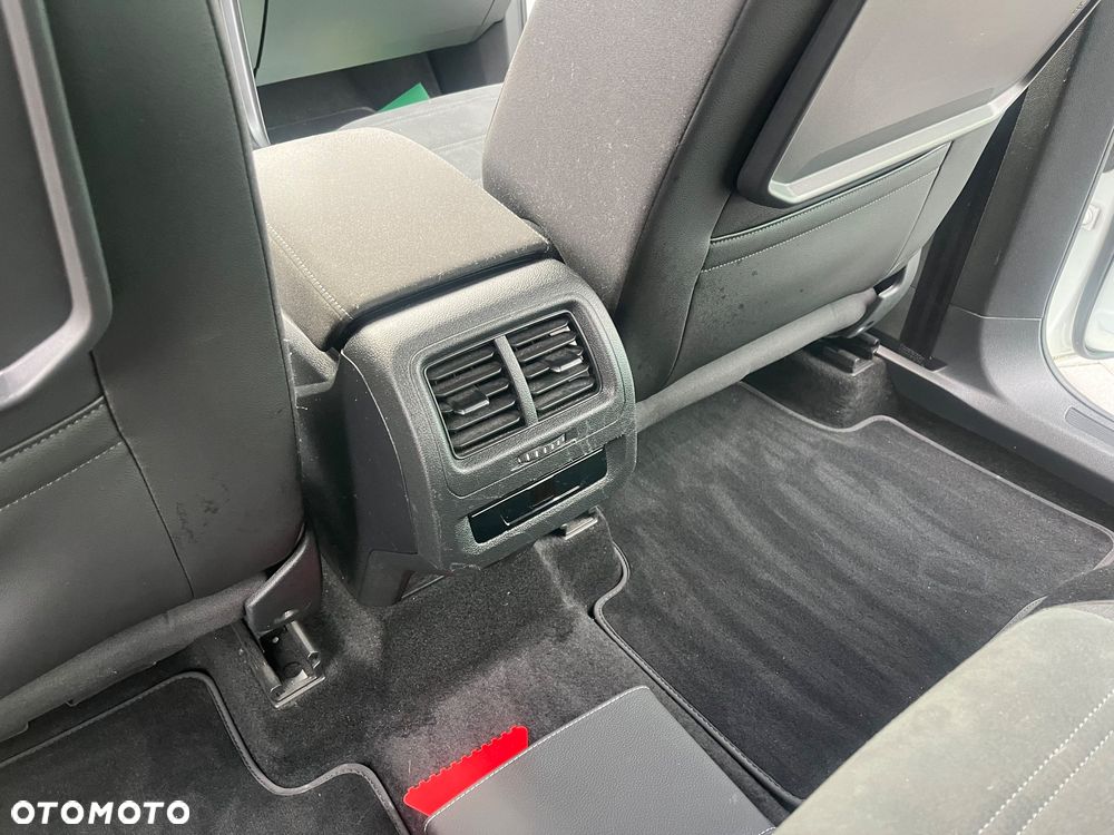 Volkswagen Touran 2.0 TDI SCR DSG Comfortline - 32