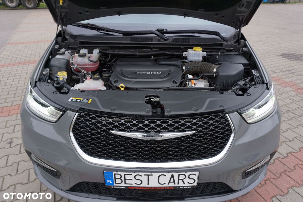 Chrysler Pacifica - 26