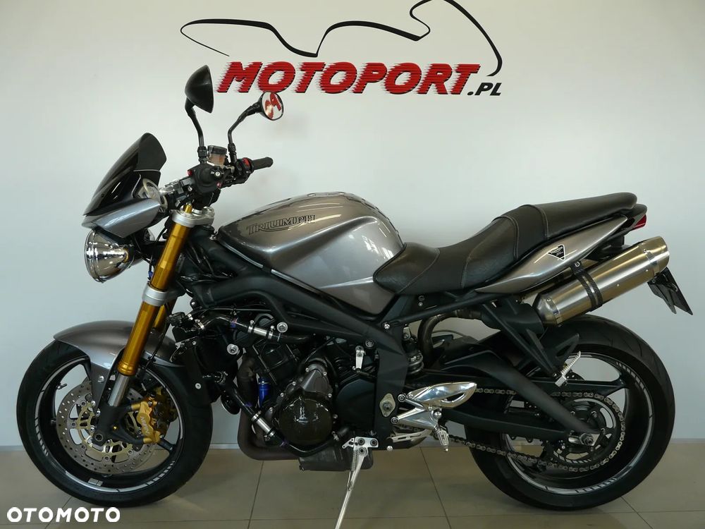Triumph Street Triple - 12