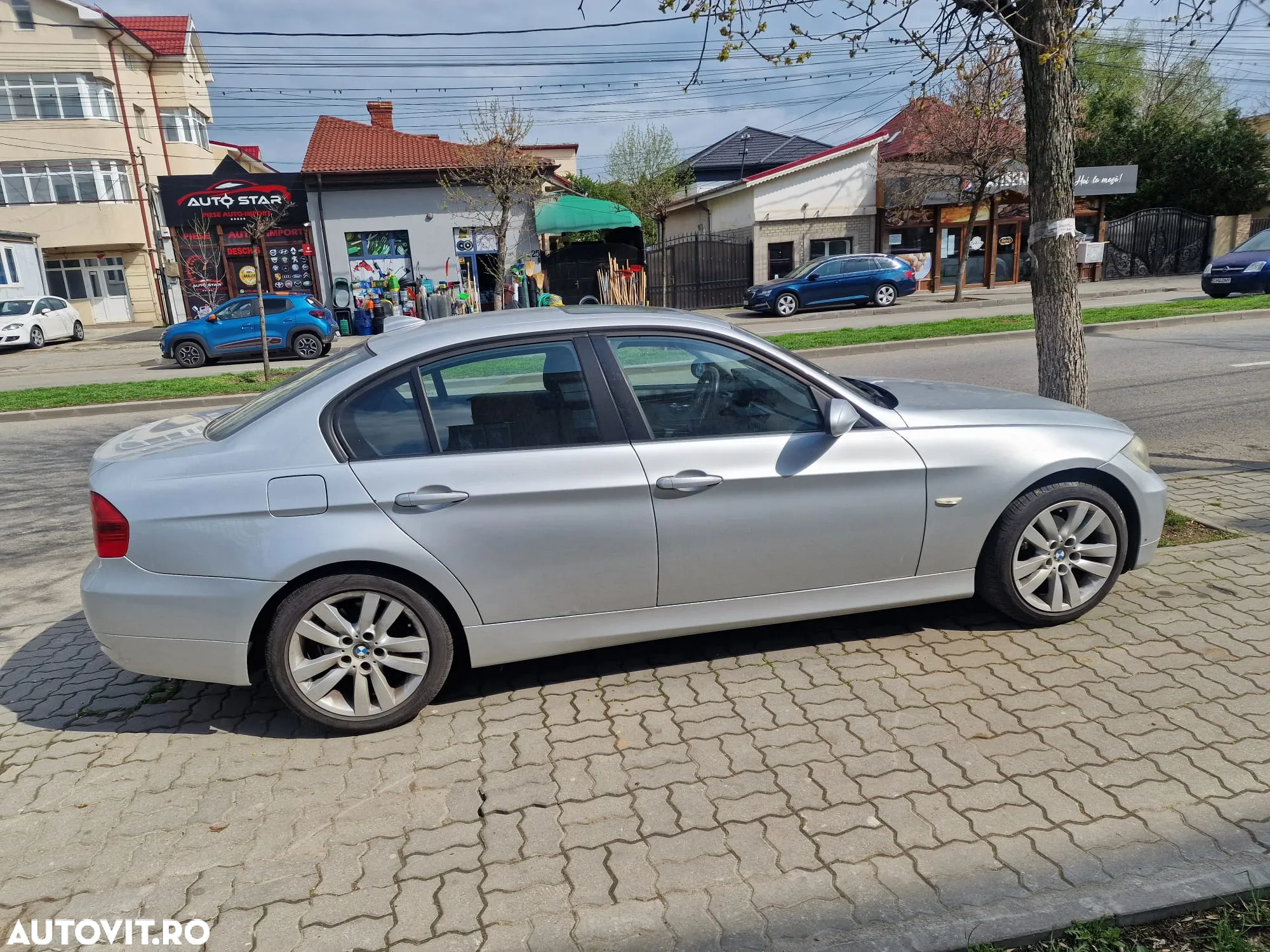 BMW Seria 3 320i - 10