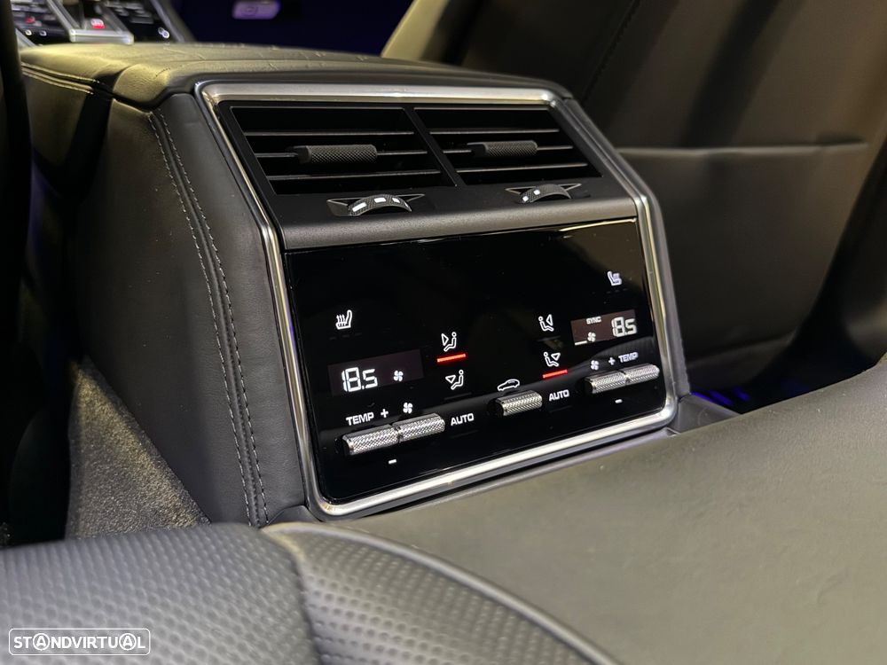Porsche Panamera Sport Turismo 4 E-Hybrid Platinum Edition PDLS - 34