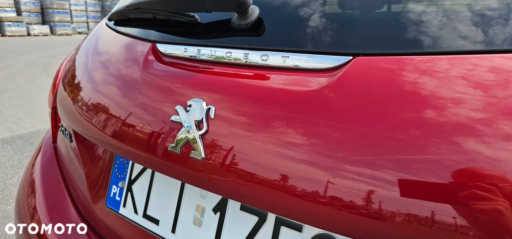 Peugeot 208 1.2 PureTech Allure - 19