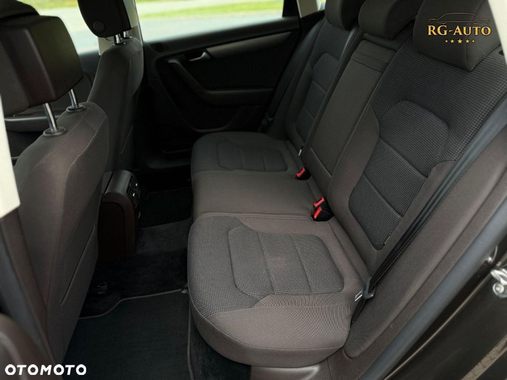 Volkswagen Passat - 28