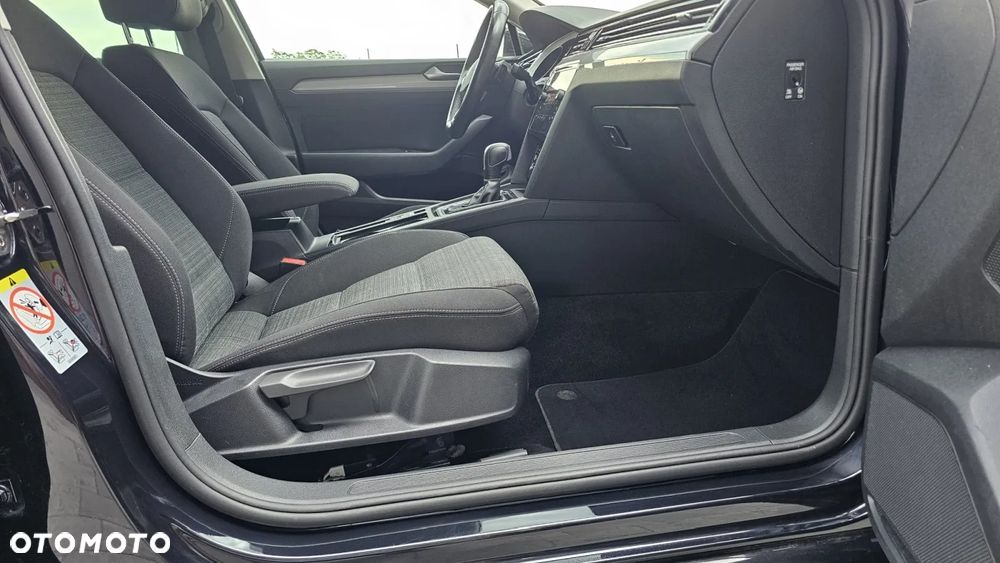 Volkswagen Passat Variant 2.0 TDI EVO Business DSG - 32