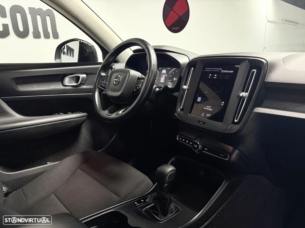 Volvo XC 40 1.5 T2 Momentum Plus - 6