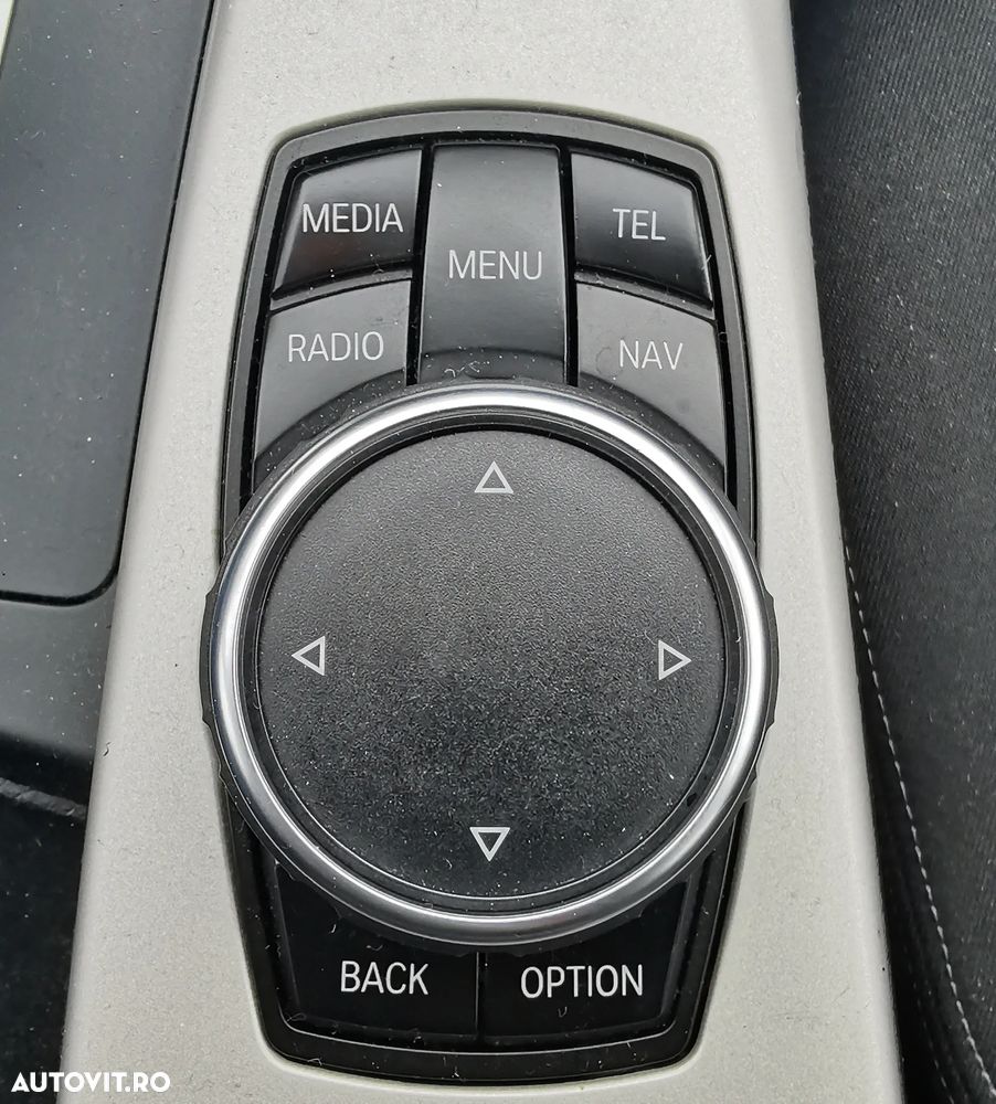 BMW Seria 3 320d Touring Aut. - 10