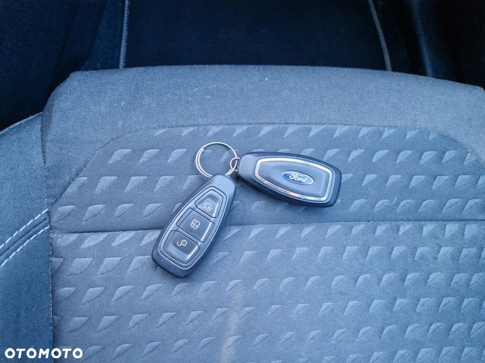 Ford Fiesta - 32