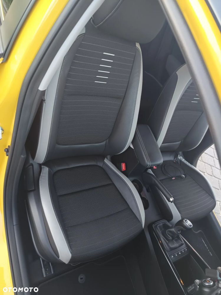 Kia Stonic 1.4 L - 34