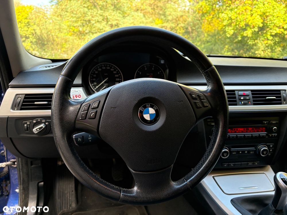 BMW Seria 3 - 26