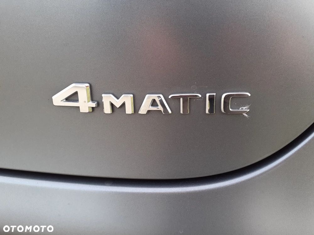 Mercedes-Benz GLC 200 4Matic 9G-TRONIC AMG Line Plus - 8