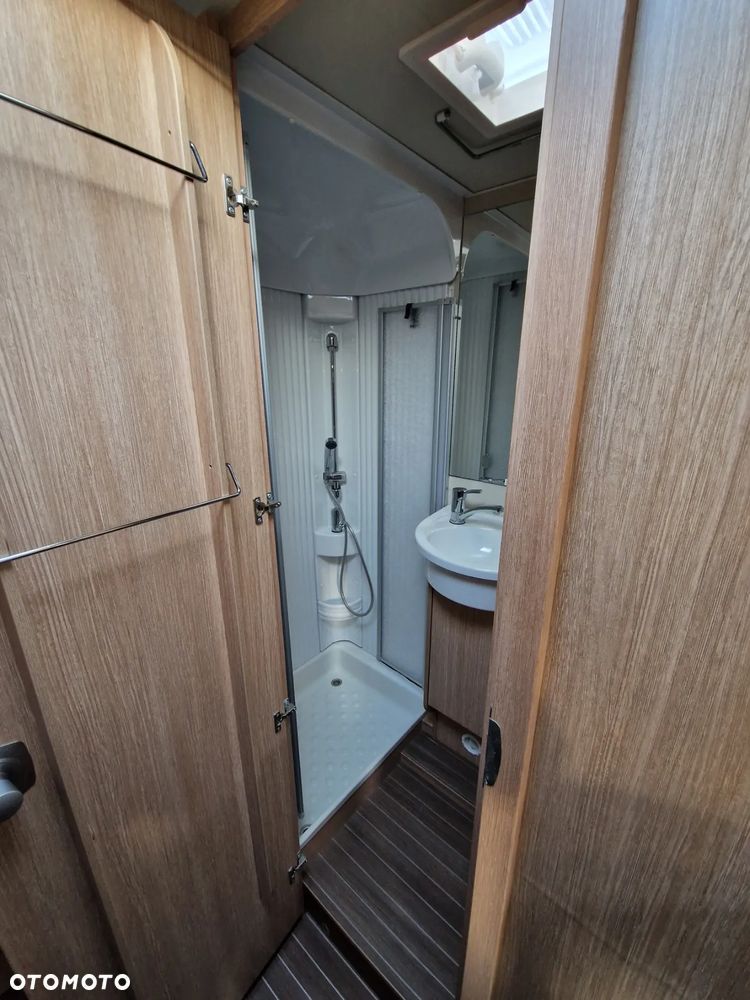 Sunlight A70 Kamper 6 Osób Alkowa Fiat 2.3 JTD Capron A62 Carado A464 - 29