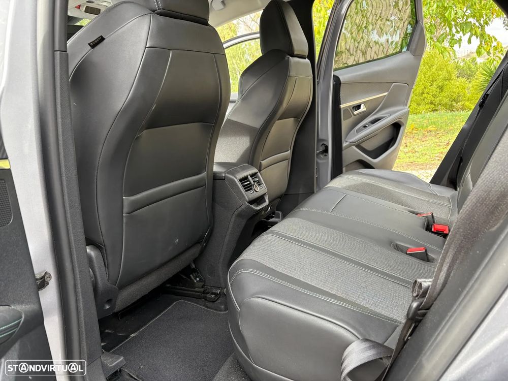 Peugeot 3008 1.6 Hybrid Allure e-EAT8 - 22