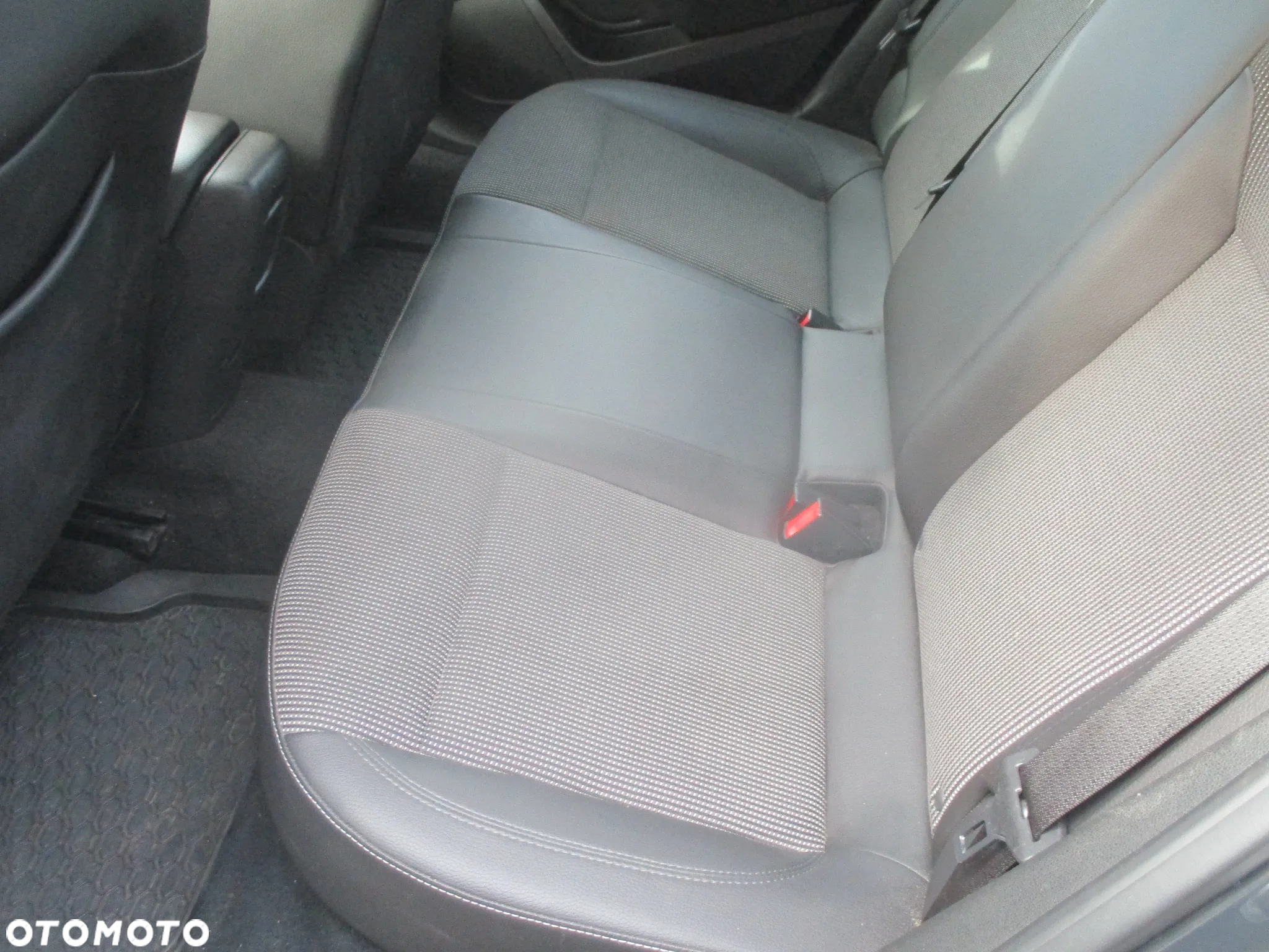 Opel Astra IV 1.4 T Cosmo - 7