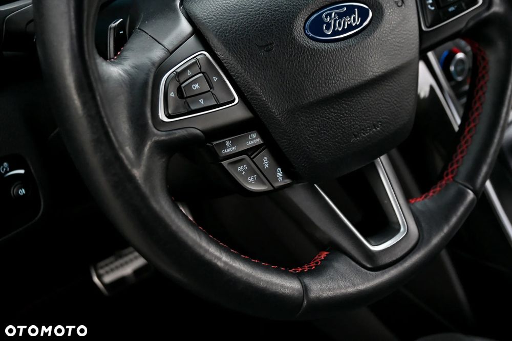 Ford Kuga 2.0 TDCi AWD ST-Line - 28