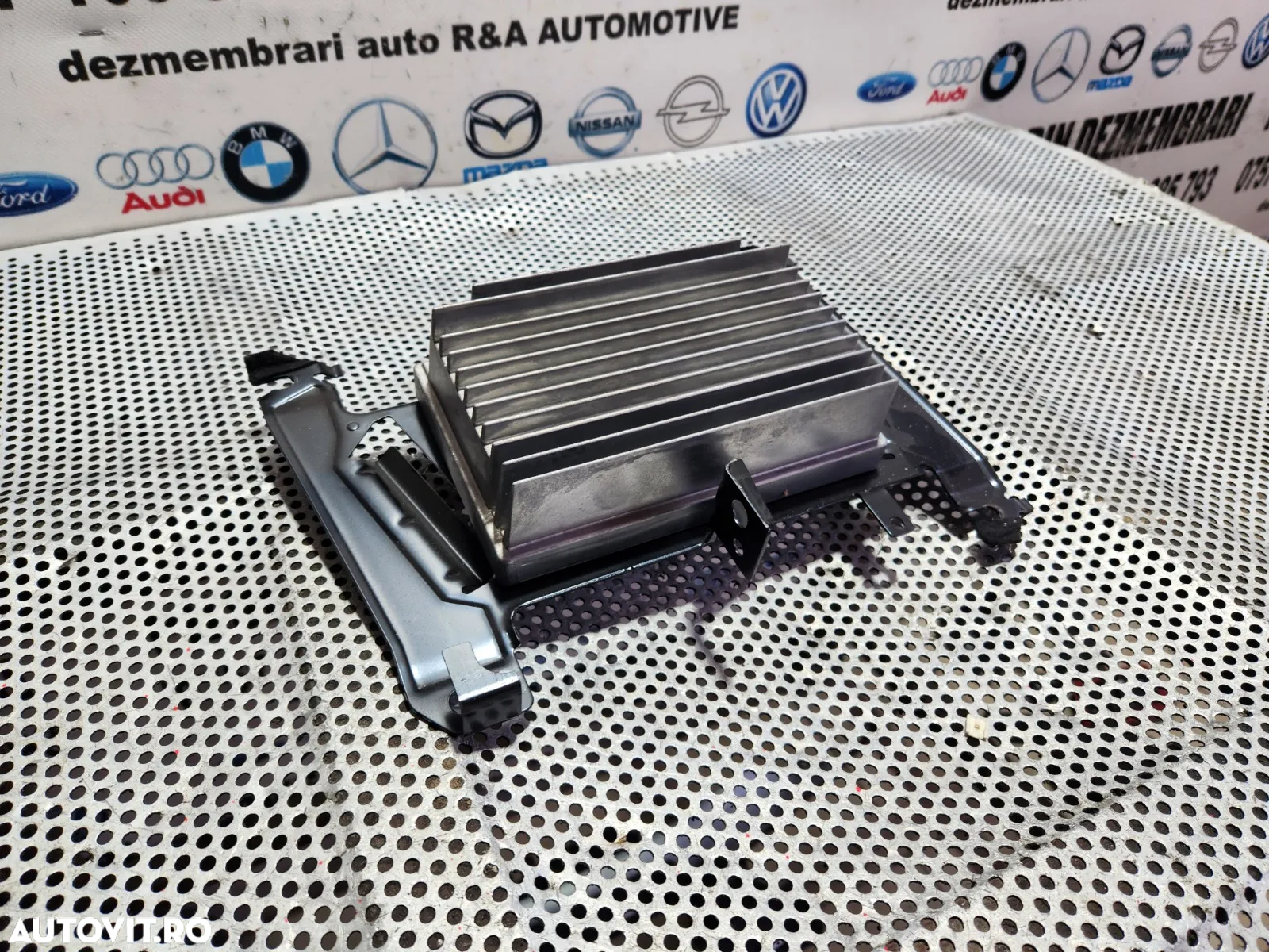 Amplificator Audi HIFI Bmw Cod  F20 F21 F22 F30 F31 F32 F33 F34 F36 F83 F80 Etc. Dezmembrez Bmw Ser - 3