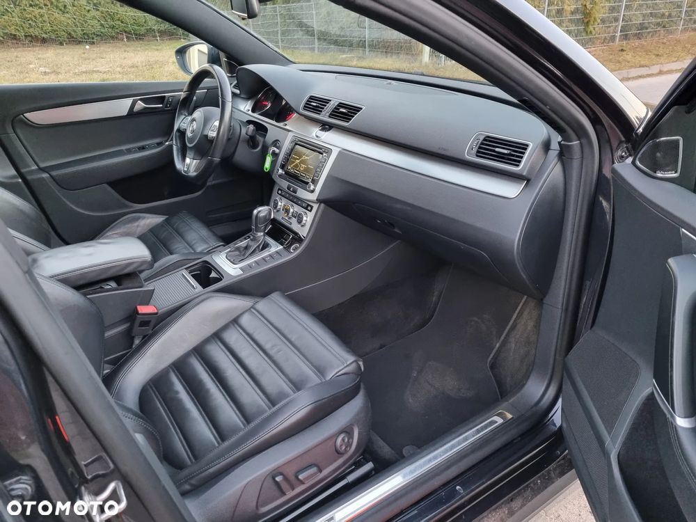 Volkswagen Passat 2.0 TDI 4Mot Highline DSG - 11