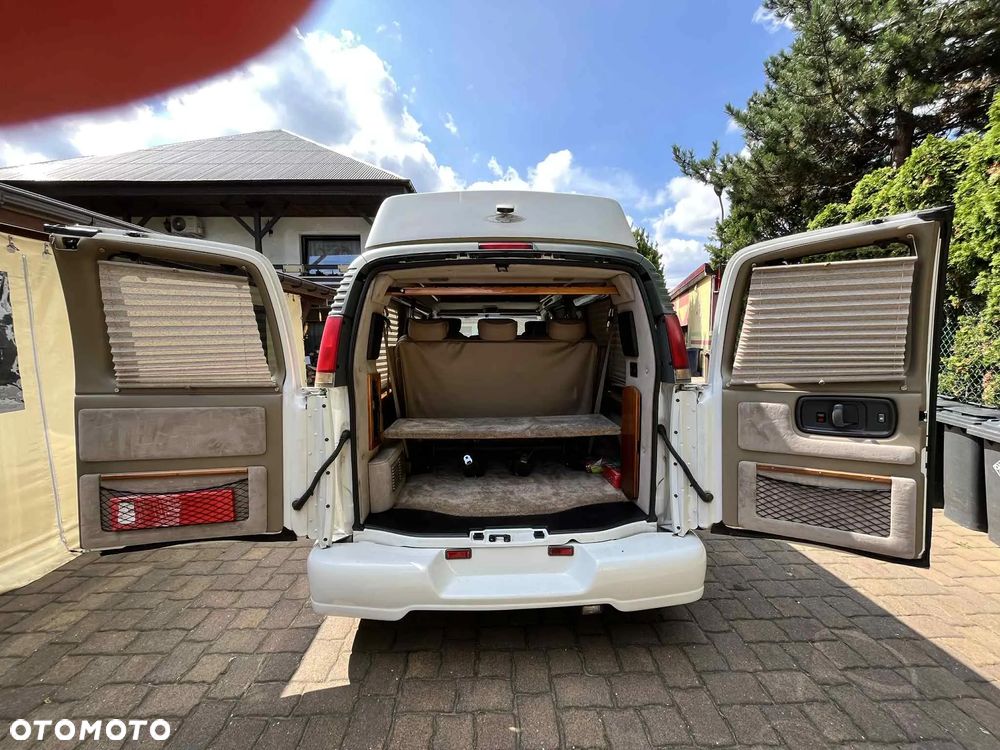 Chevrolet Express - 26