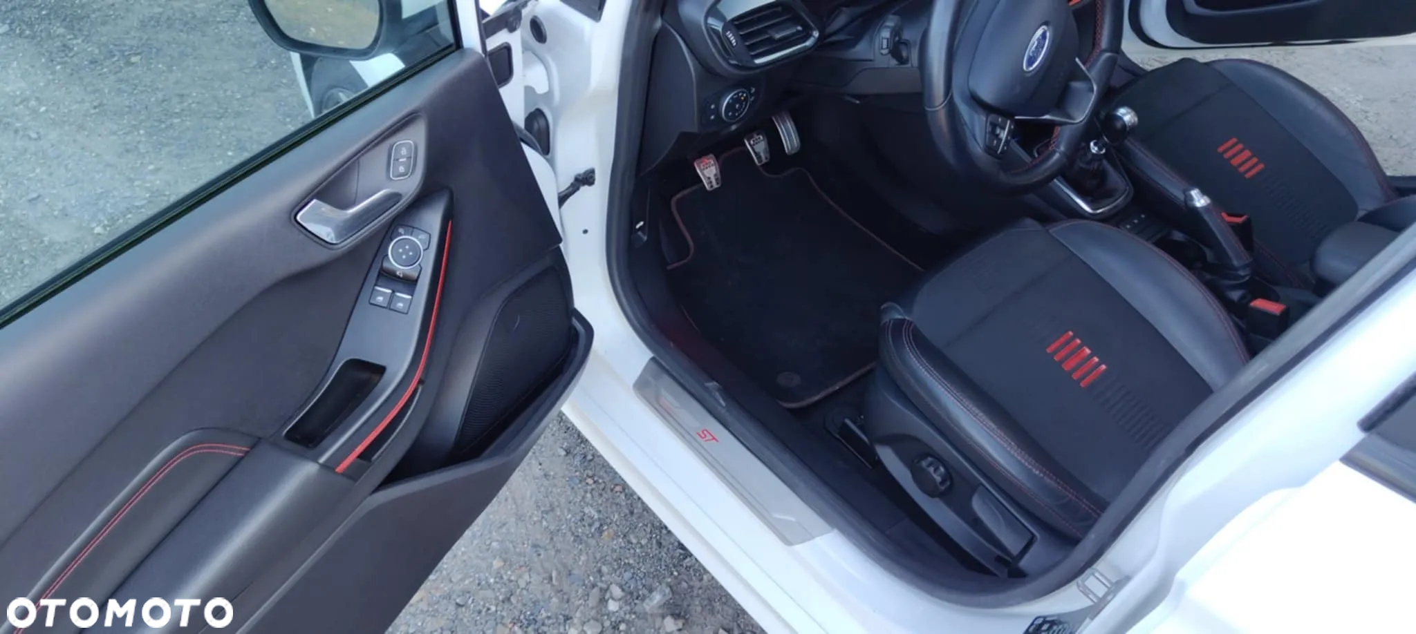 Ford Fiesta 1.0 EcoBoost S&S ST-LINE - 27
