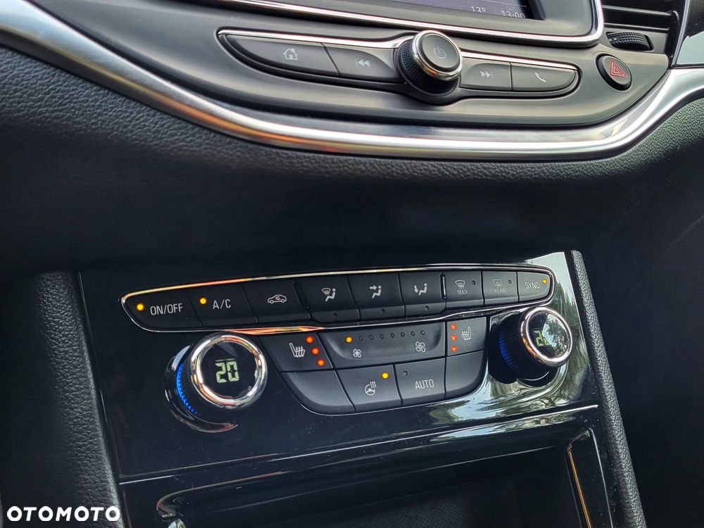 Opel Astra 1.4 T Elegance S&S - 11