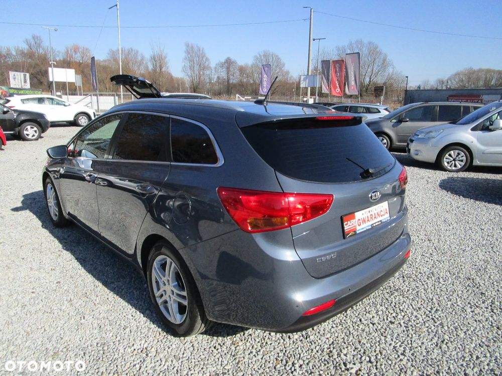 Kia Ceed 1.6 GDI Business Line - 12