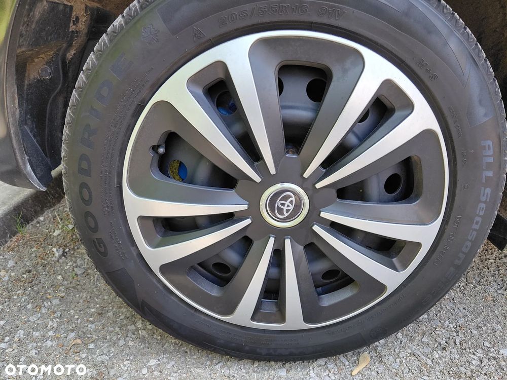 Toyota Auris 2.0 D-4D - 2