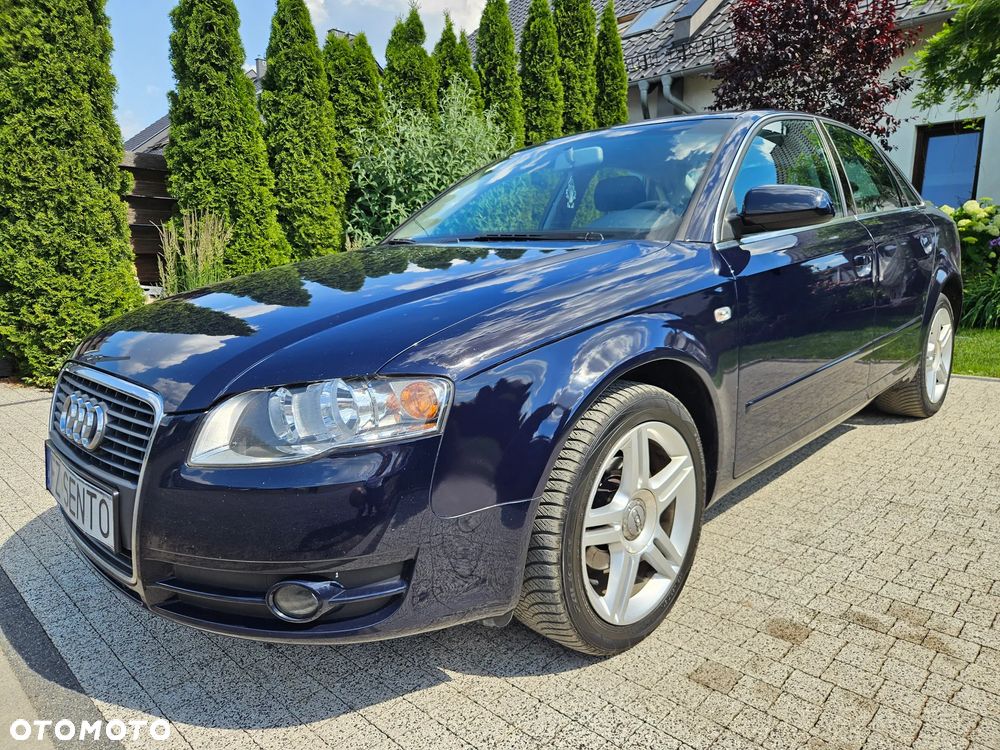 Audi A4 Limousine - 1
