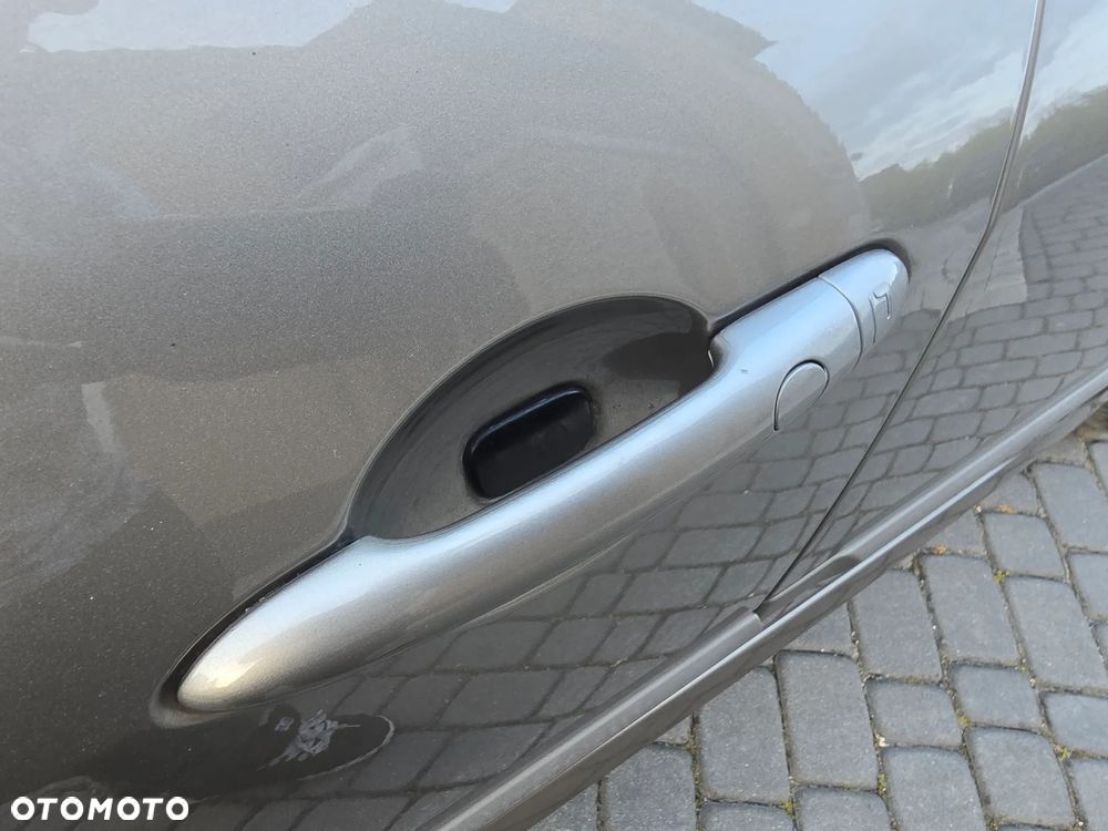 Renault Laguna 2.0 Bose Edition - 29