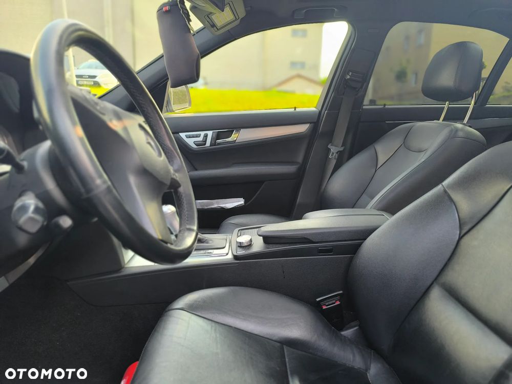 Mercedes-Benz Klasa C 300 CDI 4Matic 7G-TRONIC Avantgarde Edition - 18