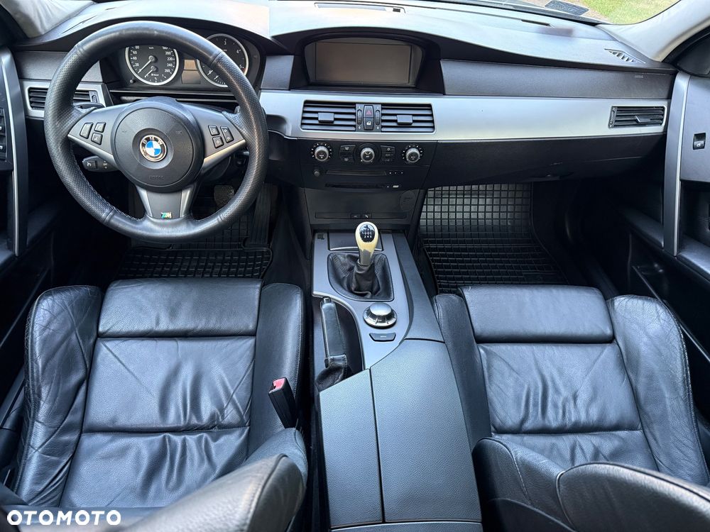 BMW Seria 5 525d - 11