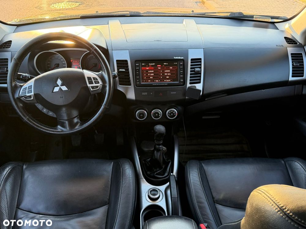 Mitsubishi Outlander 2.0 DI-D 4WD Intense - 15