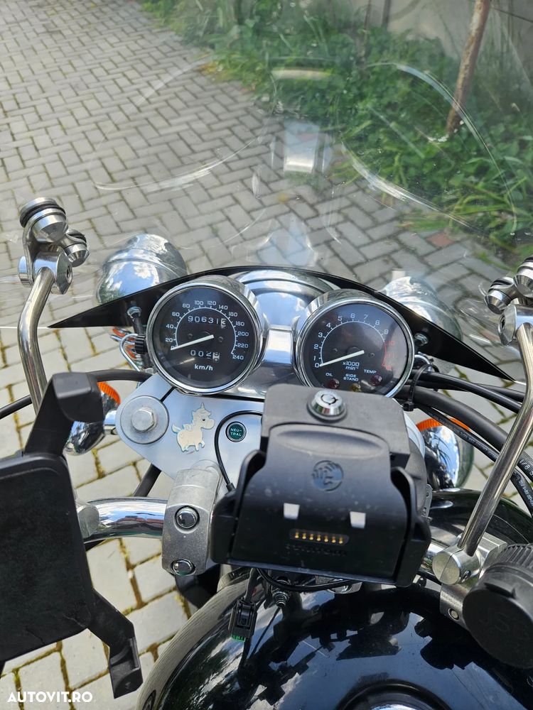 Honda VF 750C Magna - 6