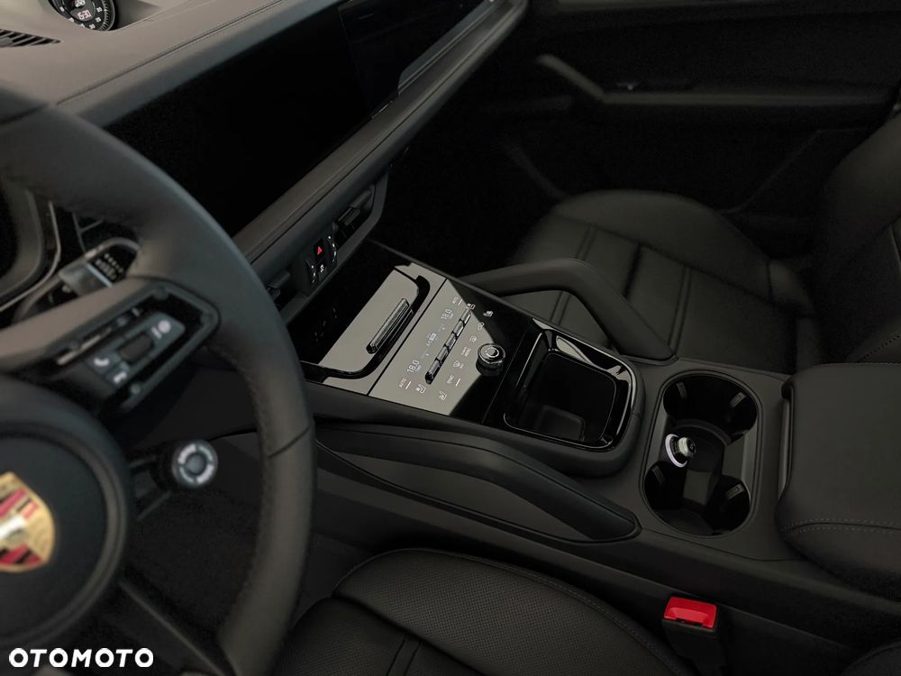 Porsche Cayenne E-Hybrid PHEV Black Edition - 29