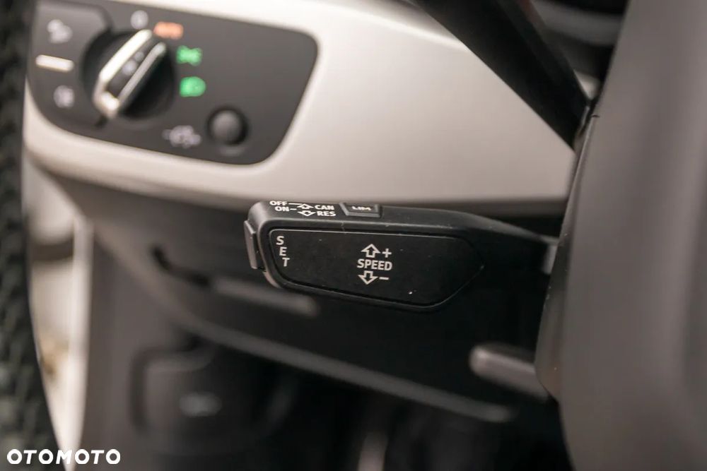 Audi A4 Avant 35 TDI S tronic - 30