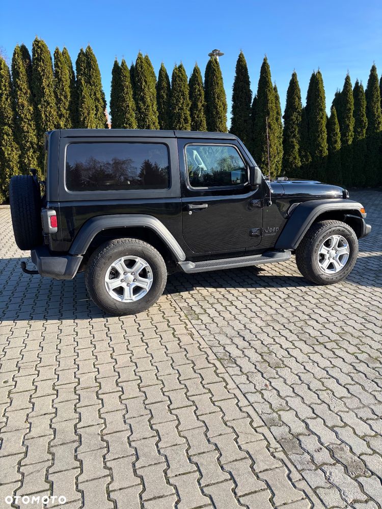 Jeep Wrangler - 5