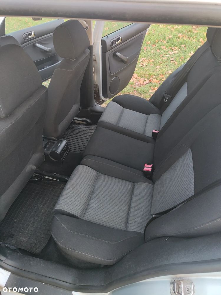 Volkswagen Golf 1.9 TDI Basis - 4