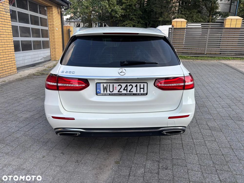 Mercedes-Benz Klasa E 250 9G-TRONIC - 20