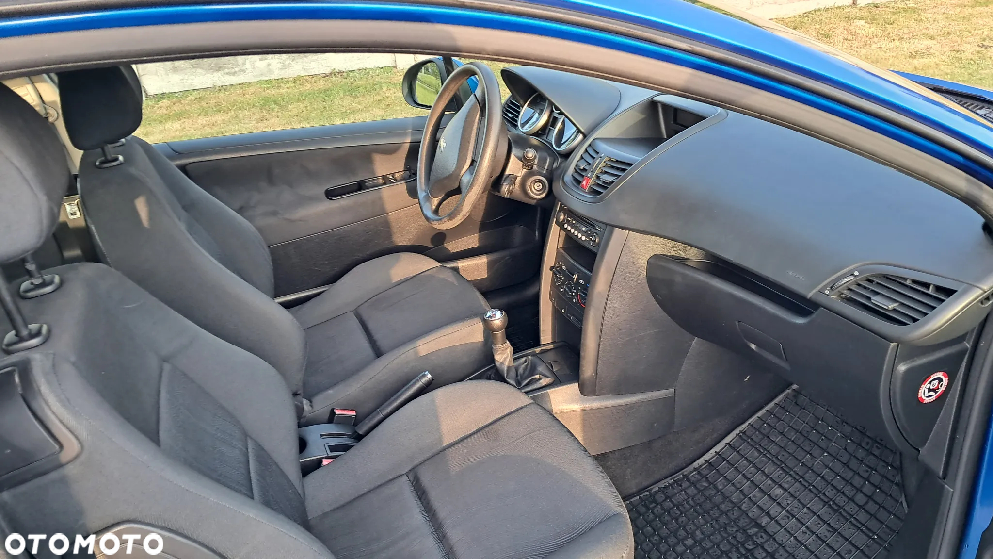 Peugeot 207 - 13